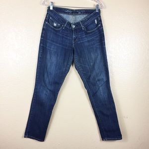 Women bold curve skinny Levi’s jeans
